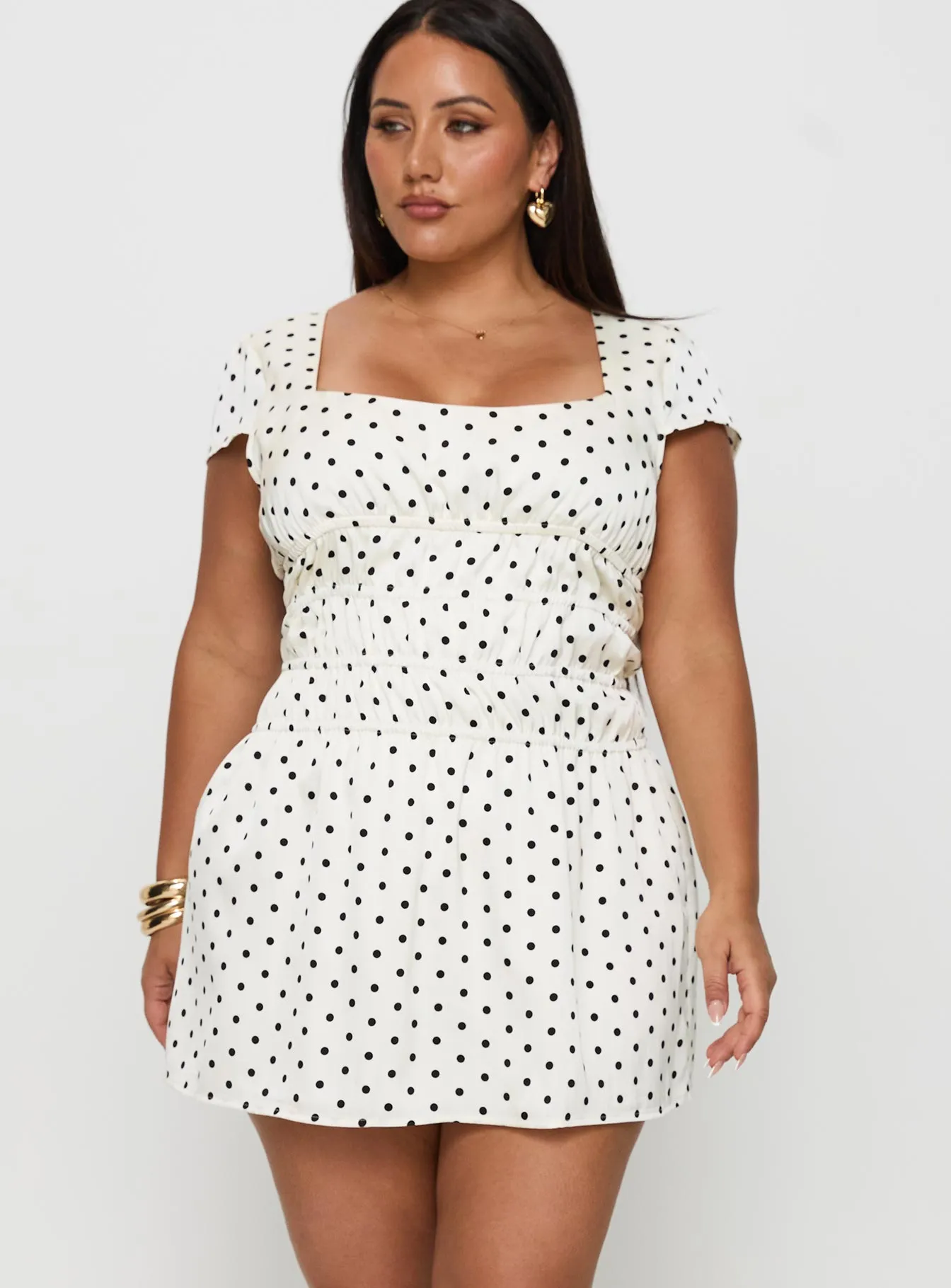Evangelie Ruched Mini Dress White Polka Curve Trend Mode Cozy Fashion