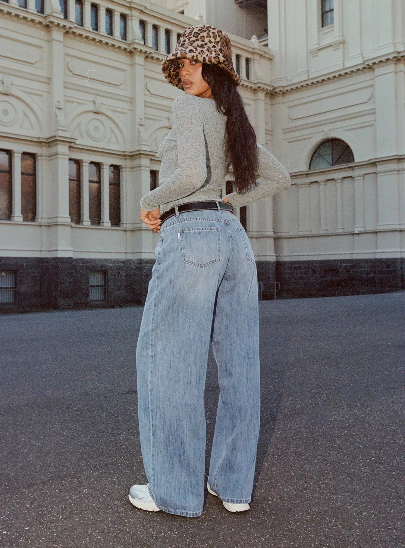 Moonshine Wide Leg Jeans Mid Wash Workday Outfit
