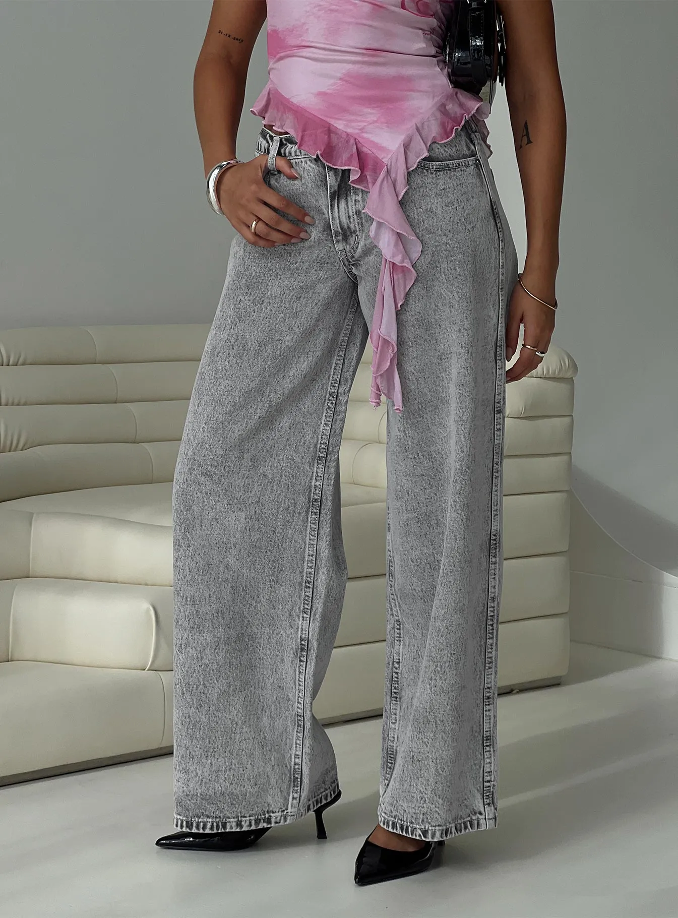 Sleek Option Relaxed Thigh Cut Brayden Low Wise Relaxed Jeans Grey Acid Wash