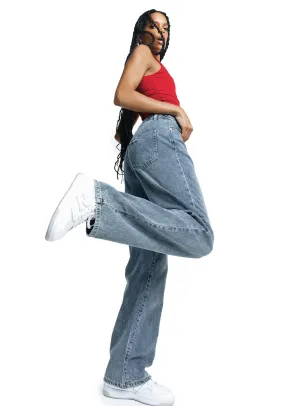 Iconic Outfit Modern Outfit Hoban Jeans Mid Wash Denim