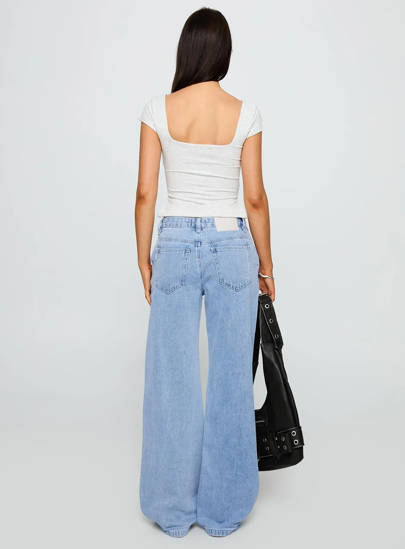 Relaxed Feel Easy Fashion Reaper Mid Rise Baggy Jeans Light Blue Wash