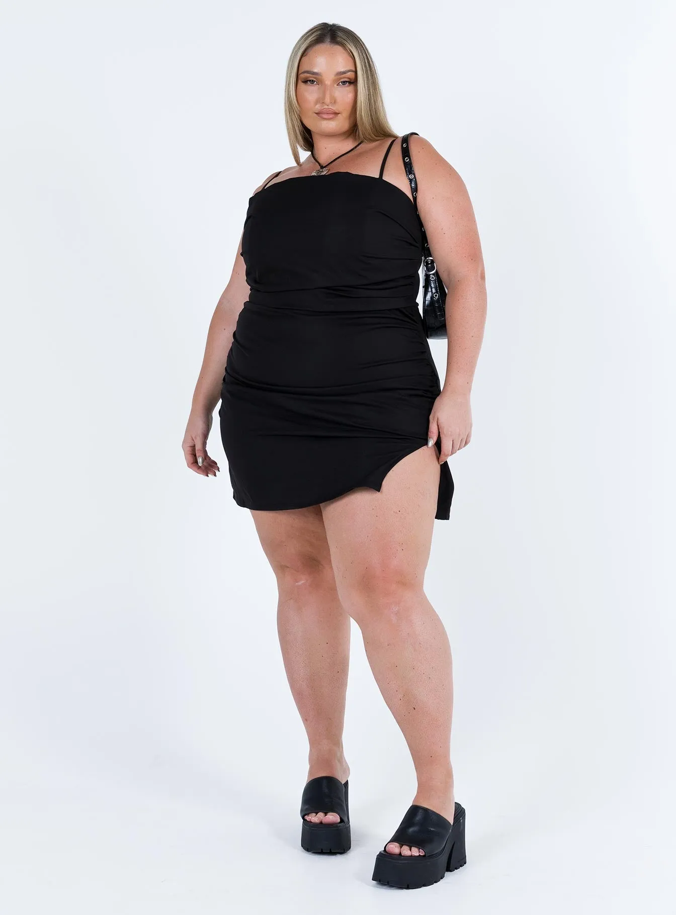 Playful chic outfit Chandra Mini Dress Black Curve