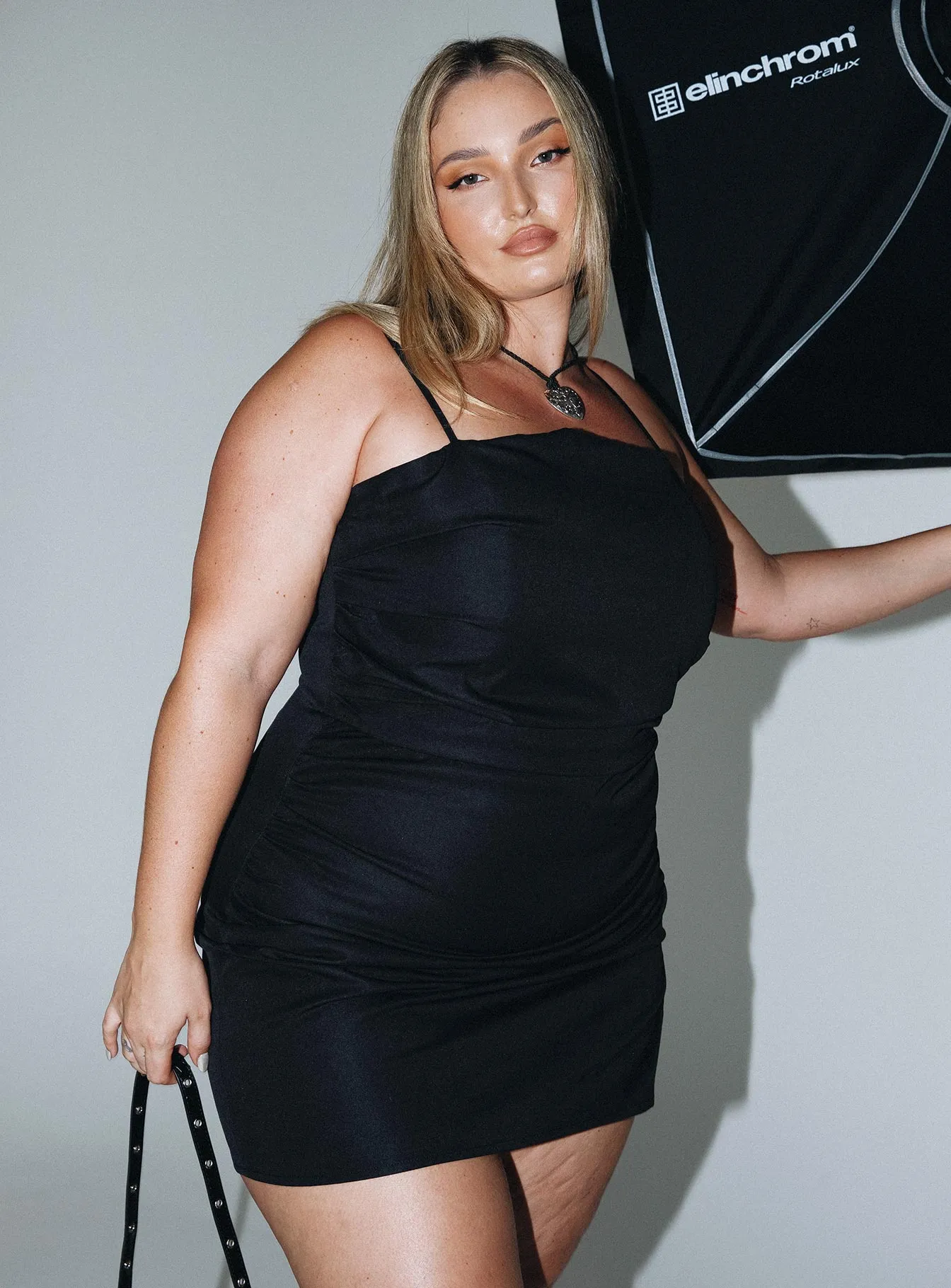 Chandra Mini Dress Black Curve Trendy Mood