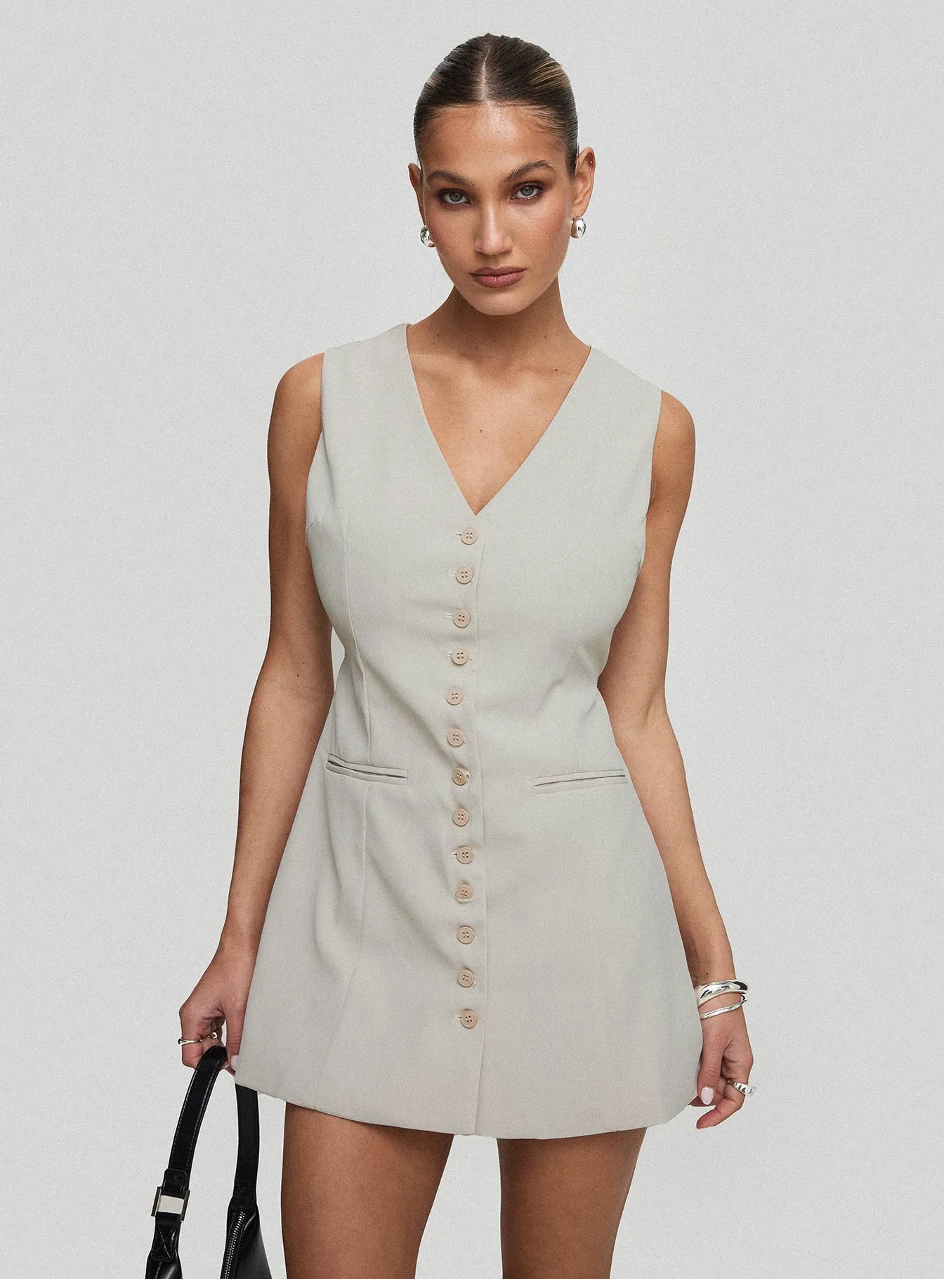 Katja Mini Dress Oyster Adjustable Waistband Quick Scene